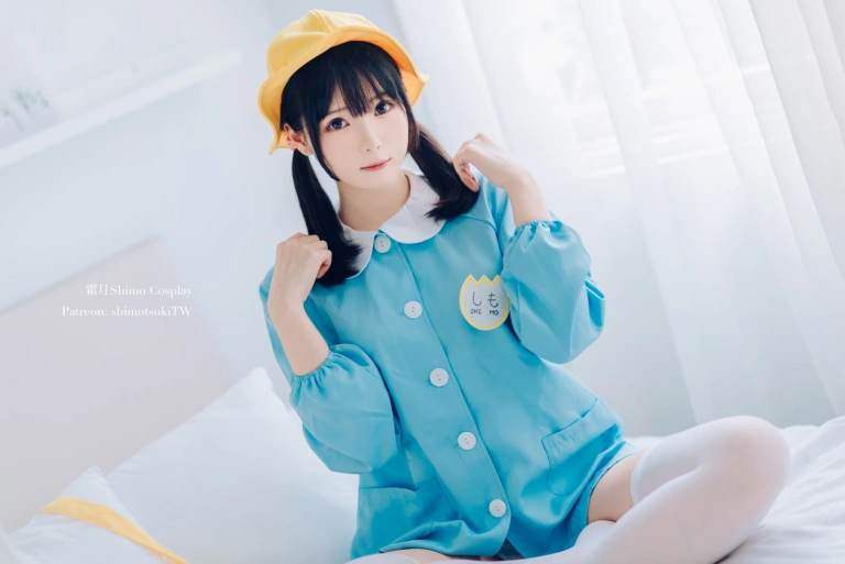 霜月shimo《幼稚园》主题写真：12张全套美图