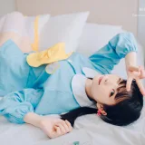 霜月shimo《幼稚园》主题写真：12张全套美图