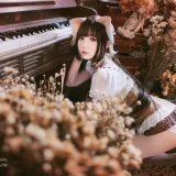 霜月shimo《室内私服》主题写真：17张全套美图