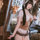 霜月shimo《室内私服》主题写真：17张全套美图