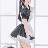 霜月shimo《爱宕女仆》主题写真：16张全套美图，含2个视频