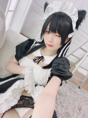 霜月shimo《爱宕女仆》主题写真：16张全套美图，含2个视频