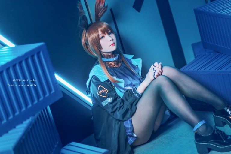 霜月shimo《明日方舟 阿米娅》主题写真：18张全套美图