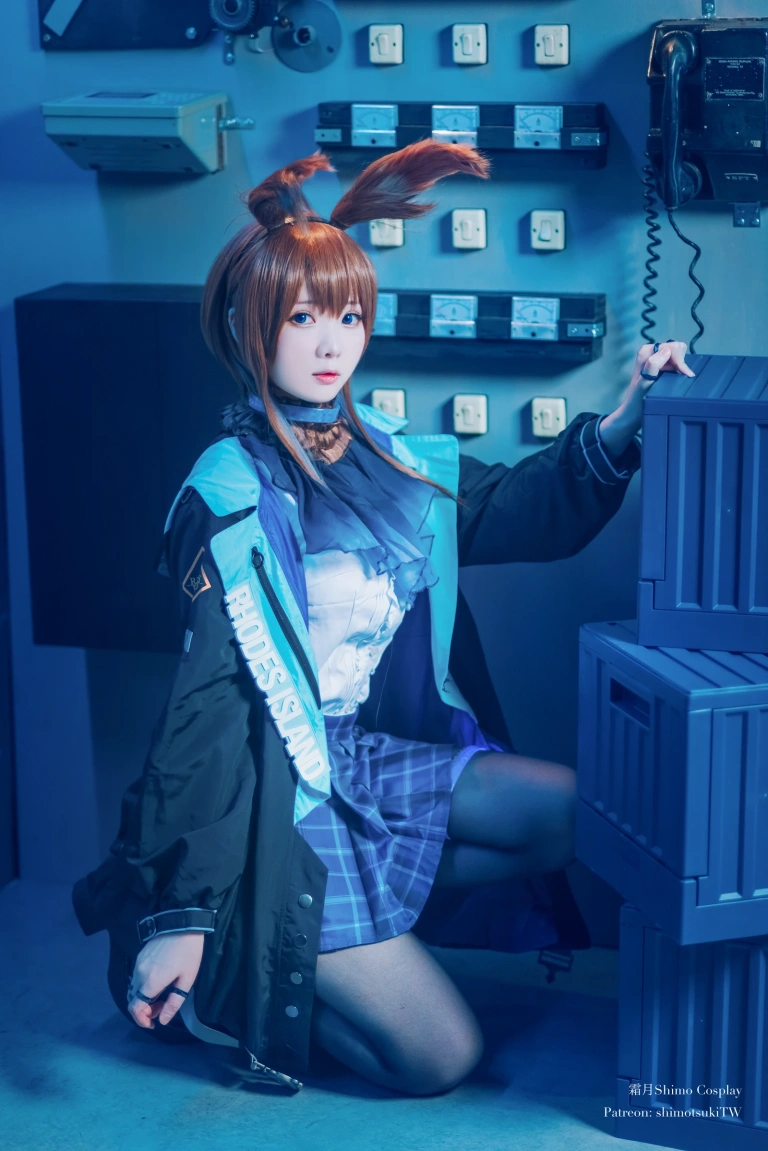 霜月shimo《明日方舟 阿米娅》主题写真：18张全套美图