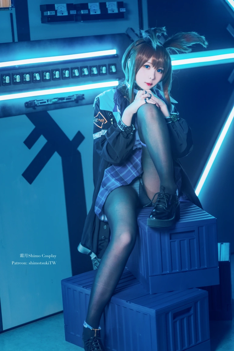 霜月shimo《明日方舟 阿米娅》主题写真：18张全套美图