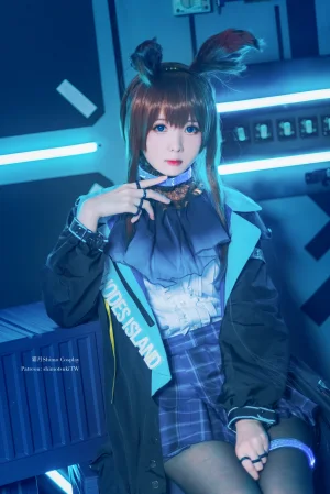 霜月shimo《明日方舟 阿米娅》主题写真：18张全套美图