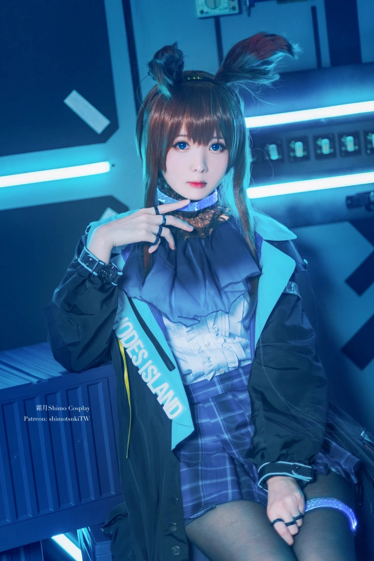 霜月shimo《明日方舟 阿米娅》主题写真：18张全套美图
