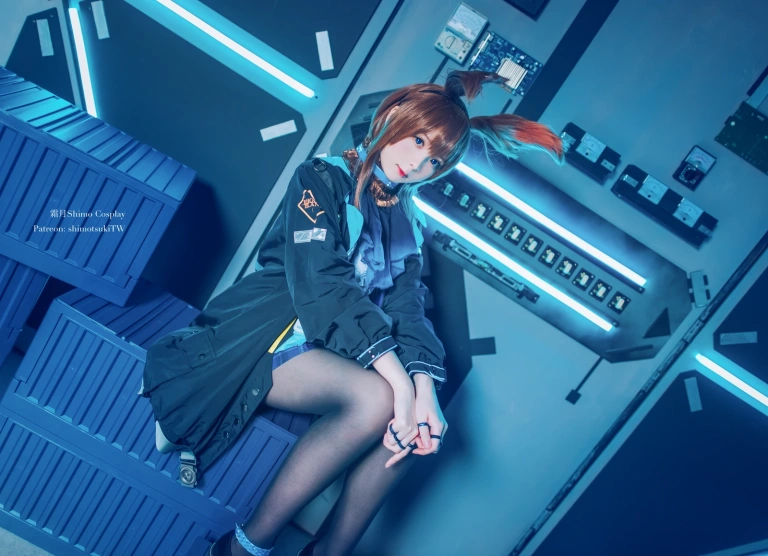 霜月shimo《明日方舟 阿米娅》主题写真：18张全套美图
