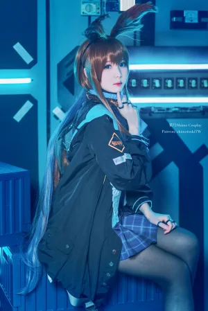 霜月shimo《明日方舟 阿米娅》主题写真：18张全套美图