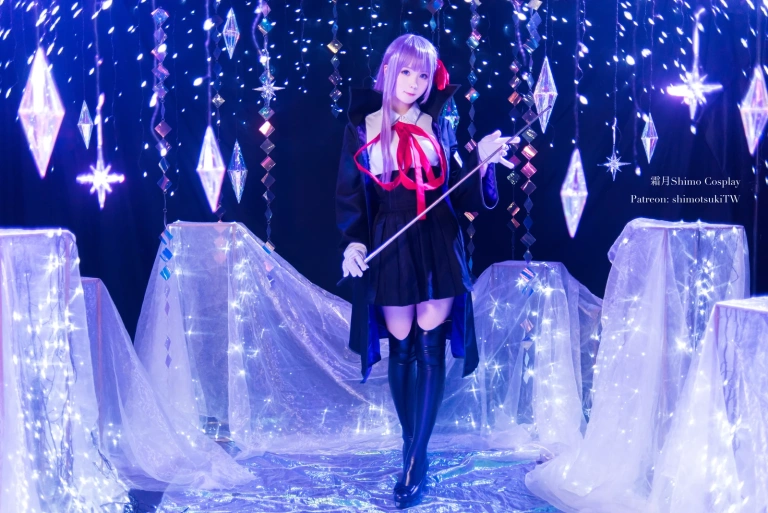霜月shimo《BB》主题写真：14张全套美图