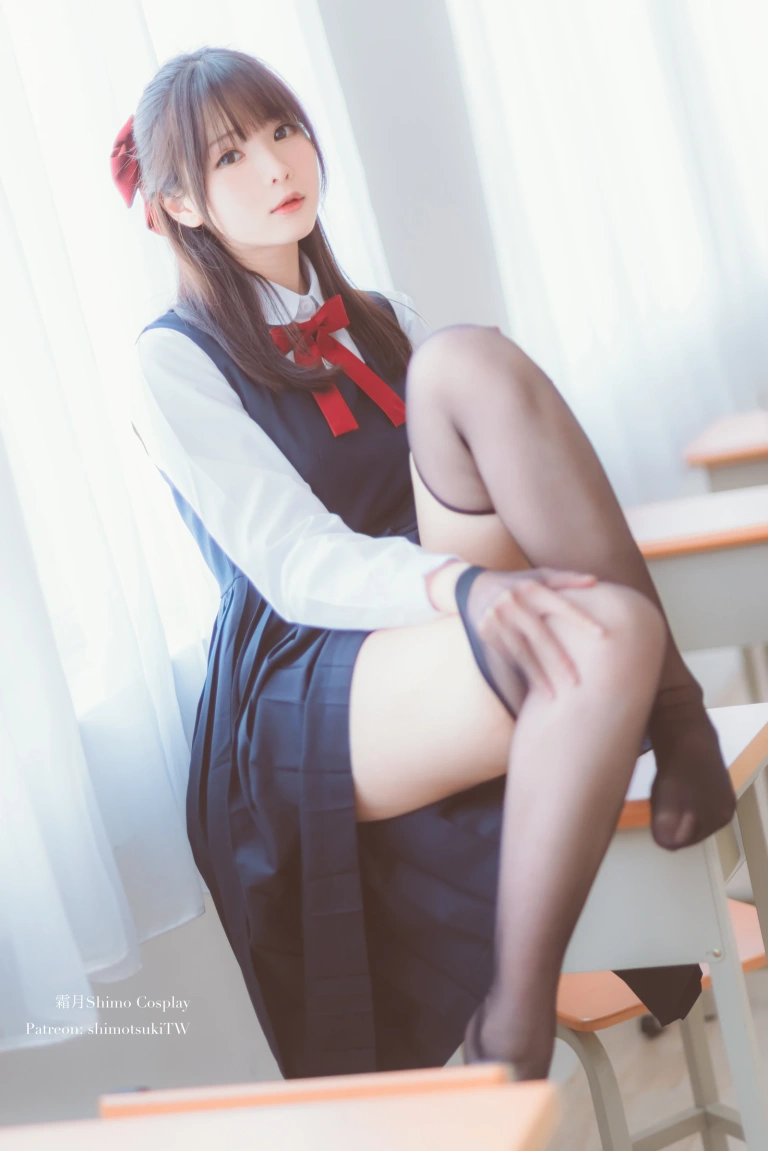 霜月shimo《JK》主题写真：17张全套美图