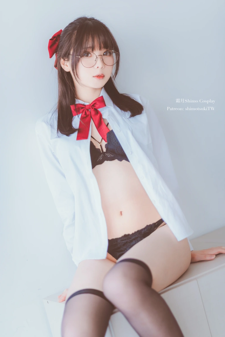 霜月shimo《JK》主题写真：17张全套美图