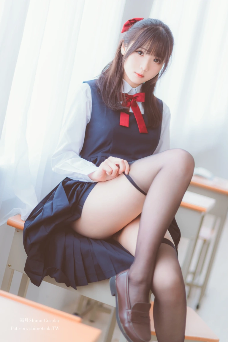 霜月shimo《JK》主题写真：17张全套美图