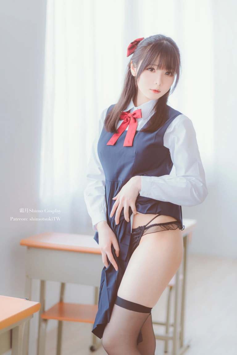 霜月shimo《JK》主题写真：17张全套美图