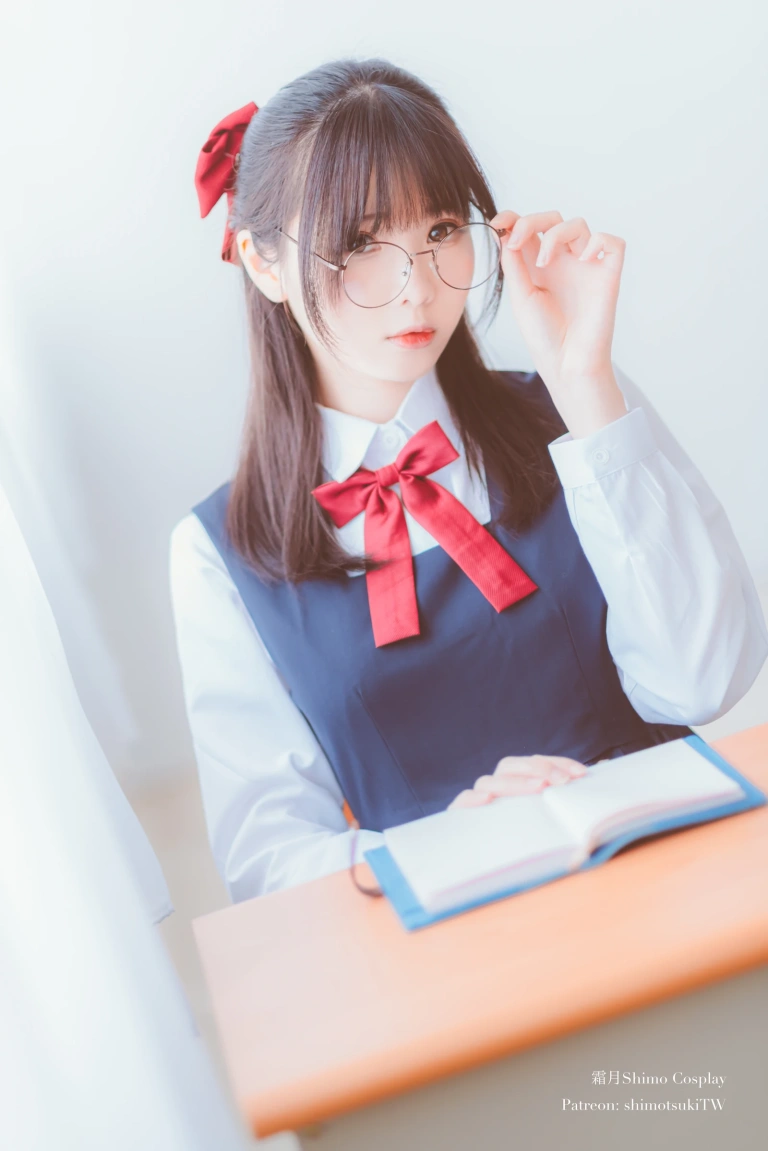 霜月shimo《JK》主题写真：17张全套美图