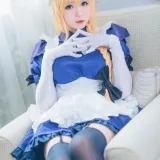 霜月shimo《贞德》主题写真：15张全套美图