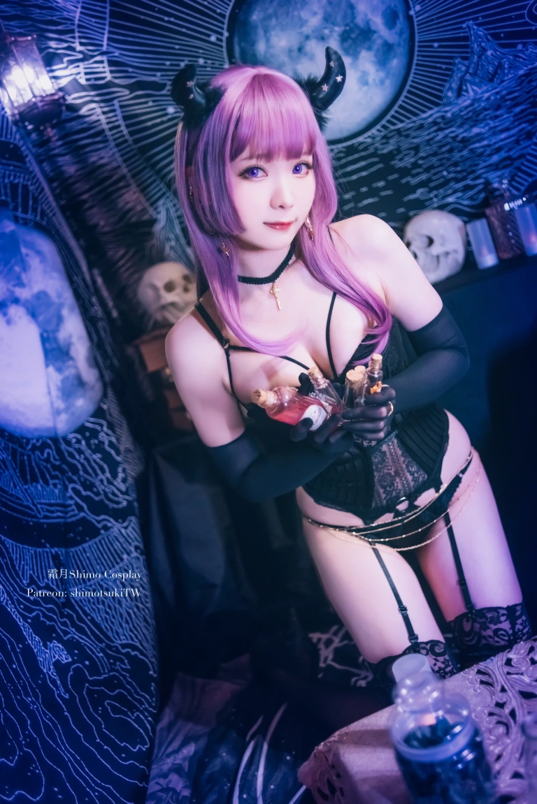 霜月shimo《内衣》主题写真：16张全套美图