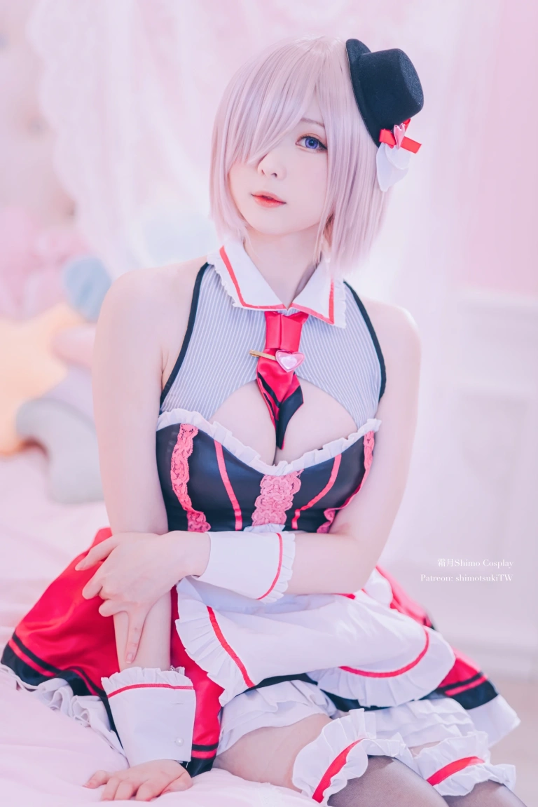 霜月shimo《July Bonus》主题写真：15张全套美图