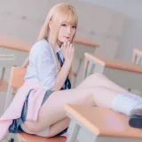 霜月shimo《金发制服》主题写真：8张全套美图