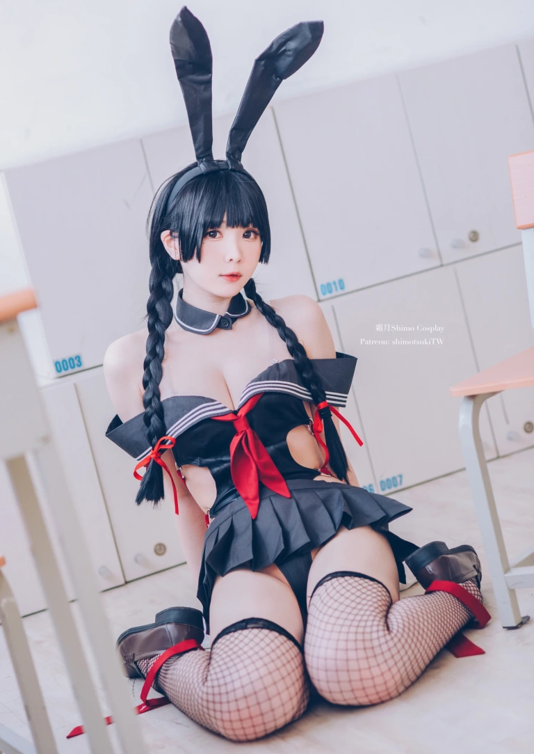 霜月shimo《卯月桃子 水手服兔女郎》主题写真：19张全套美图