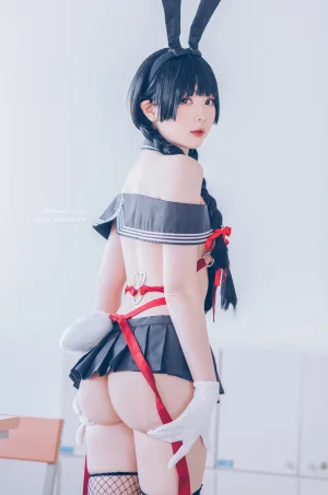 霜月shimo《卯月桃子 水手服兔女郎》主题写真：19张全套美图