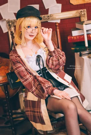 霜月shimo《华生 · 阿米莉亚》主题写真：11张全套美图