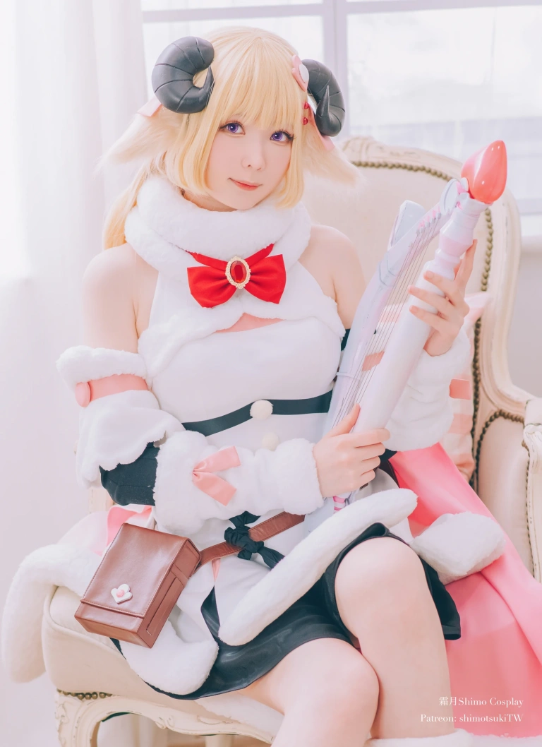 霜月shimo《Hololive 角卷綿芽》主题写真：13张全套美图