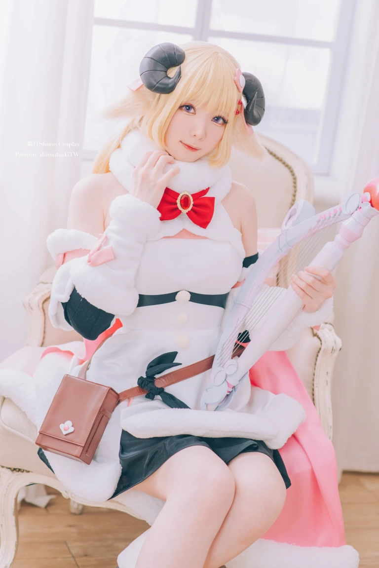 霜月shimo《Hololive 角卷綿芽》主题写真：13张全套美图