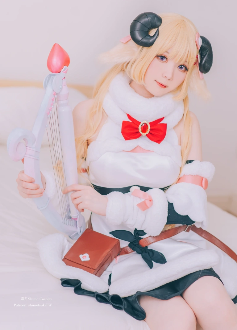 霜月shimo《Hololive 角卷綿芽》主题写真：13张全套美图