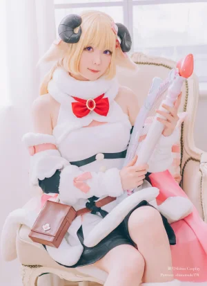 霜月shimo《Hololive 角卷綿芽》主题写真：13张全套美图
