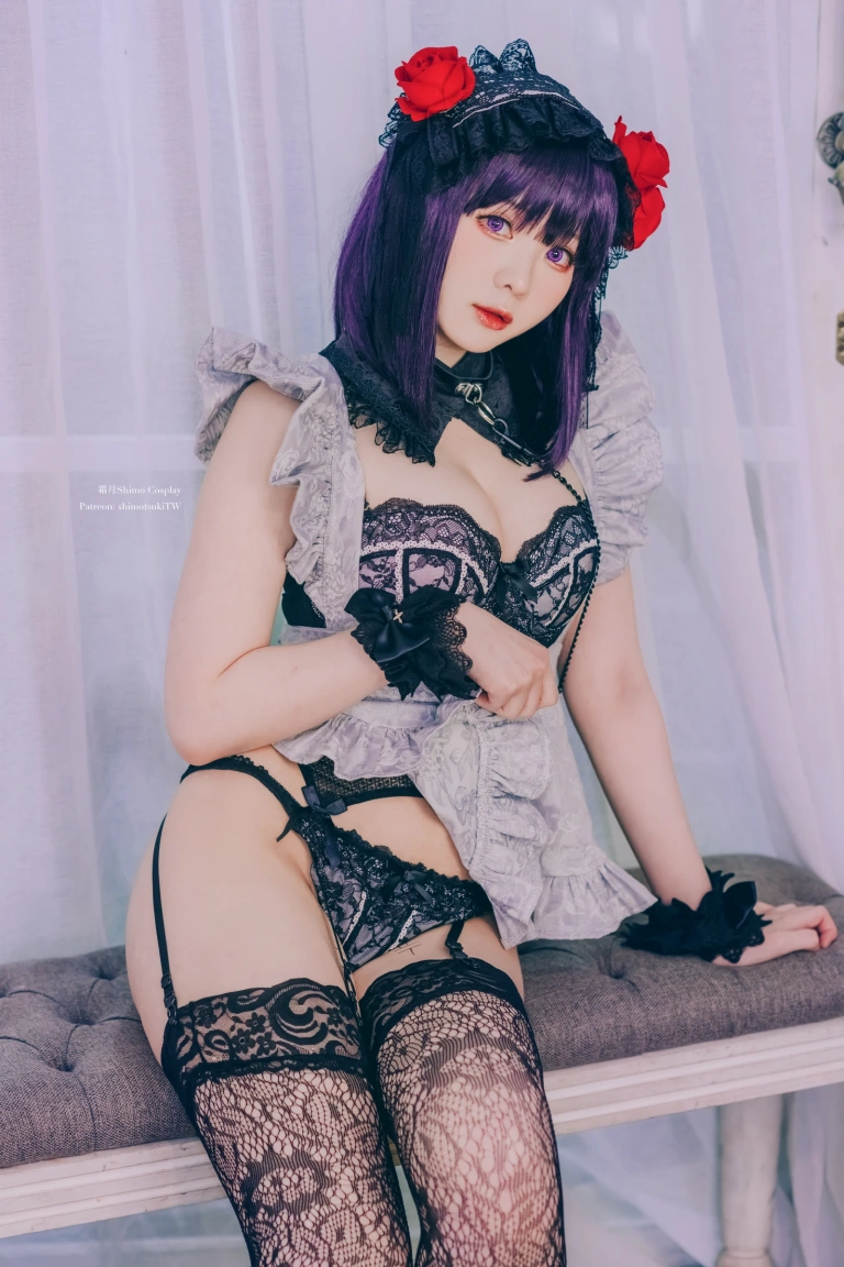 霜月shimo《黑江雫》主题写真：28张全套美图