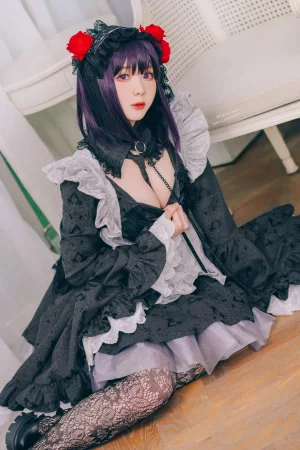 霜月shimo《黑江雫》主题写真：28张全套美图