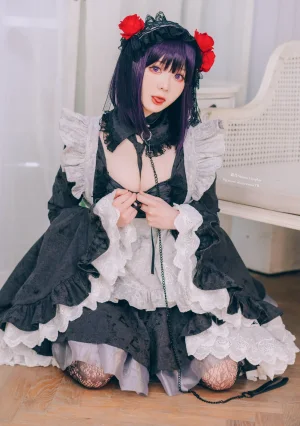 霜月shimo《黑江雫》主题写真：28张全套美图