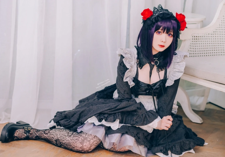 霜月shimo《黑江雫》主题写真：28张全套美图