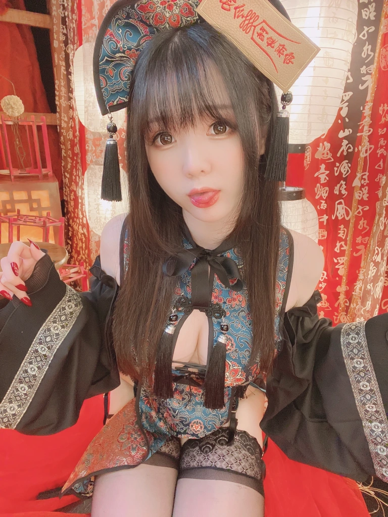 霜月shimo《Fantia 2021年11月会员合集（5期）》主题写真：71张全套美图