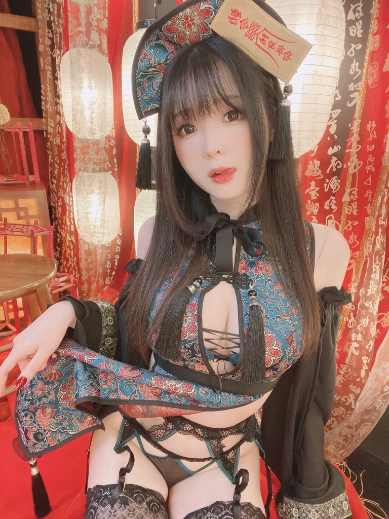 霜月shimo《Fantia 2021年11月会员合集（5期）》主题写真：71张全套美图