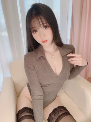 霜月shimo《Fantia 2022年02月会员合集（6期）》主题写真：114张全套美图
