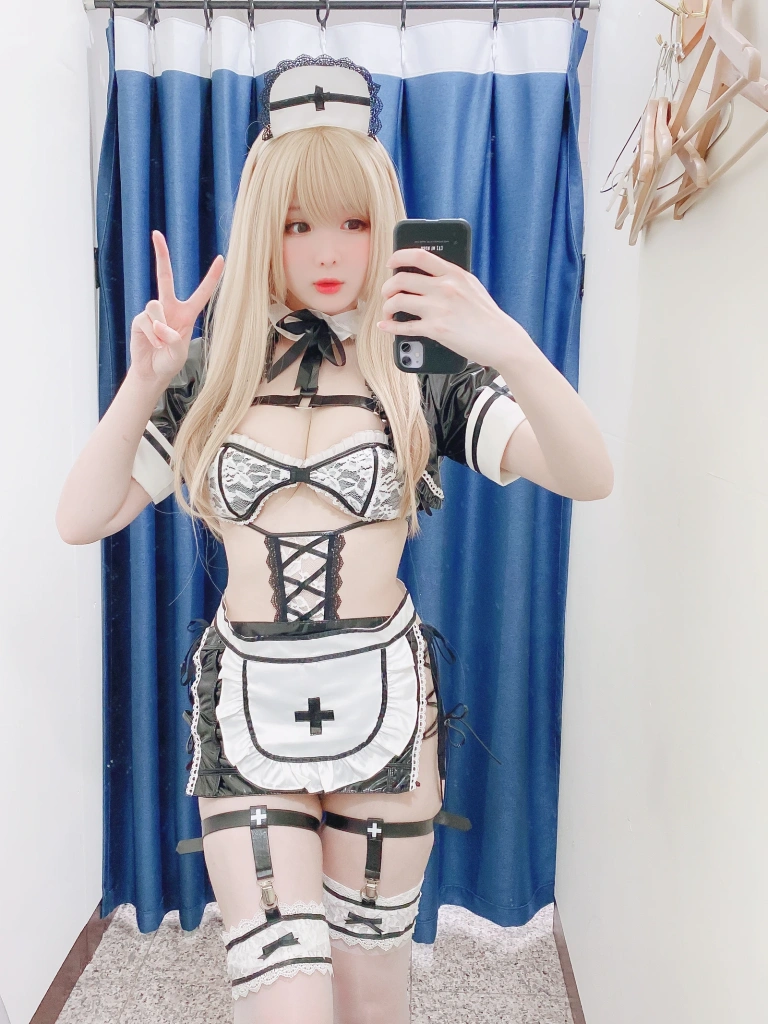 霜月shimo《Fantia 2022年05月会员合集（6期）》主题写真：113张全套美图
