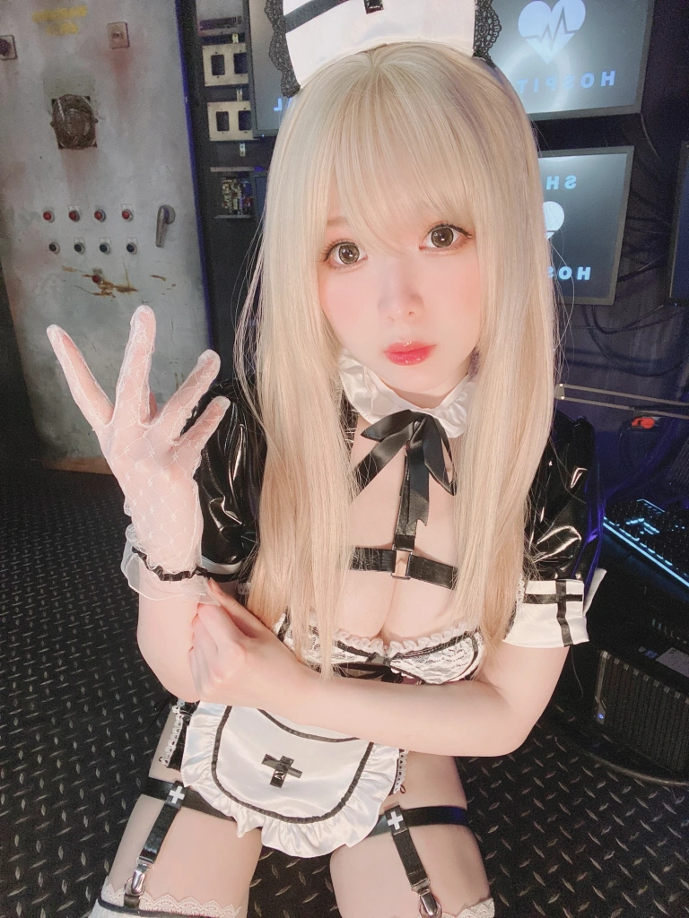 霜月shimo《Fantia 2022年06月会员合集（6期）》主题写真：122张全套美图
