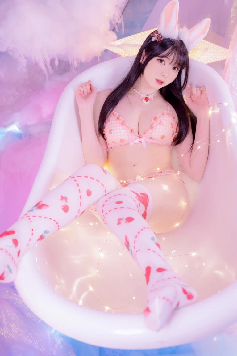 霜月shimo《Fantia 2022年08月会员合集（6期）》主题写真：94张全套美图