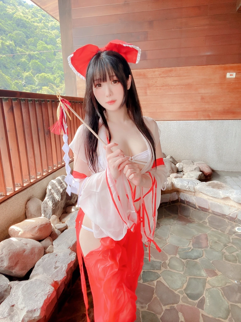 霜月shimo《Fantia 2022年09月会员合集（6期）》主题写真：128张全套美图