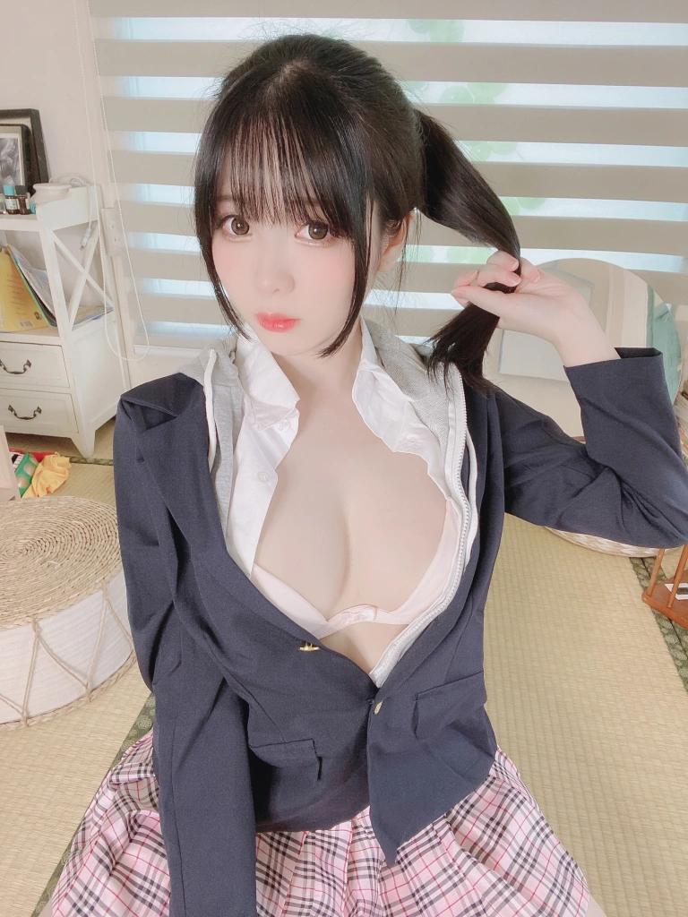 霜月shimo《Fantia 2022年10月会员合集（5期）》主题写真：117张全套美图