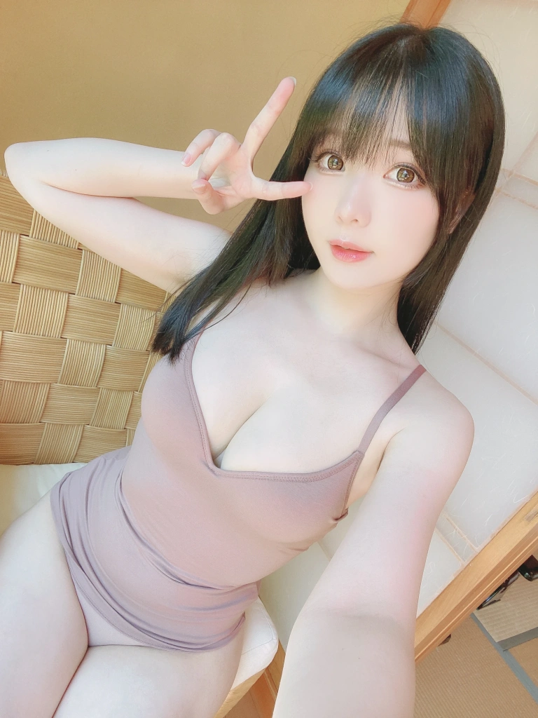 霜月shimo《Fantia 2022年10月会员合集（5期）》主题写真：117张全套美图