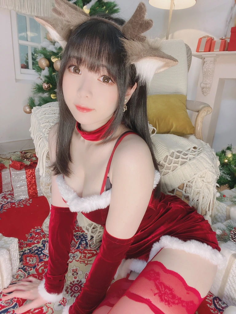 霜月shimo《Fantia 2022年12月会员合集（5期）》主题写真：100张全套美图