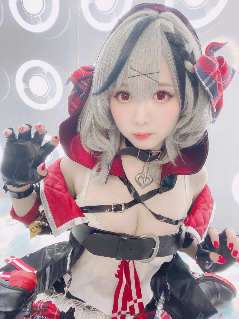 霜月shimo《Fantia 2022年12月会员合集（5期）》主题写真：100张全套美图