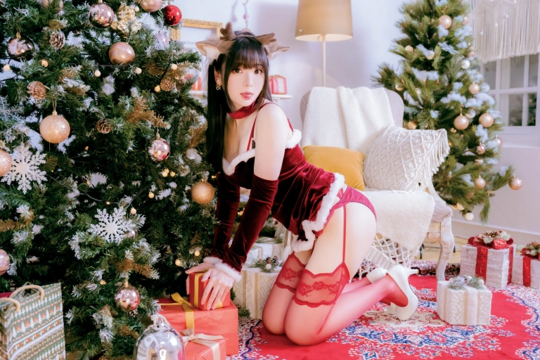 霜月shimo《Fantia 2022年12月会员合集（5期）》主题写真：100张全套美图