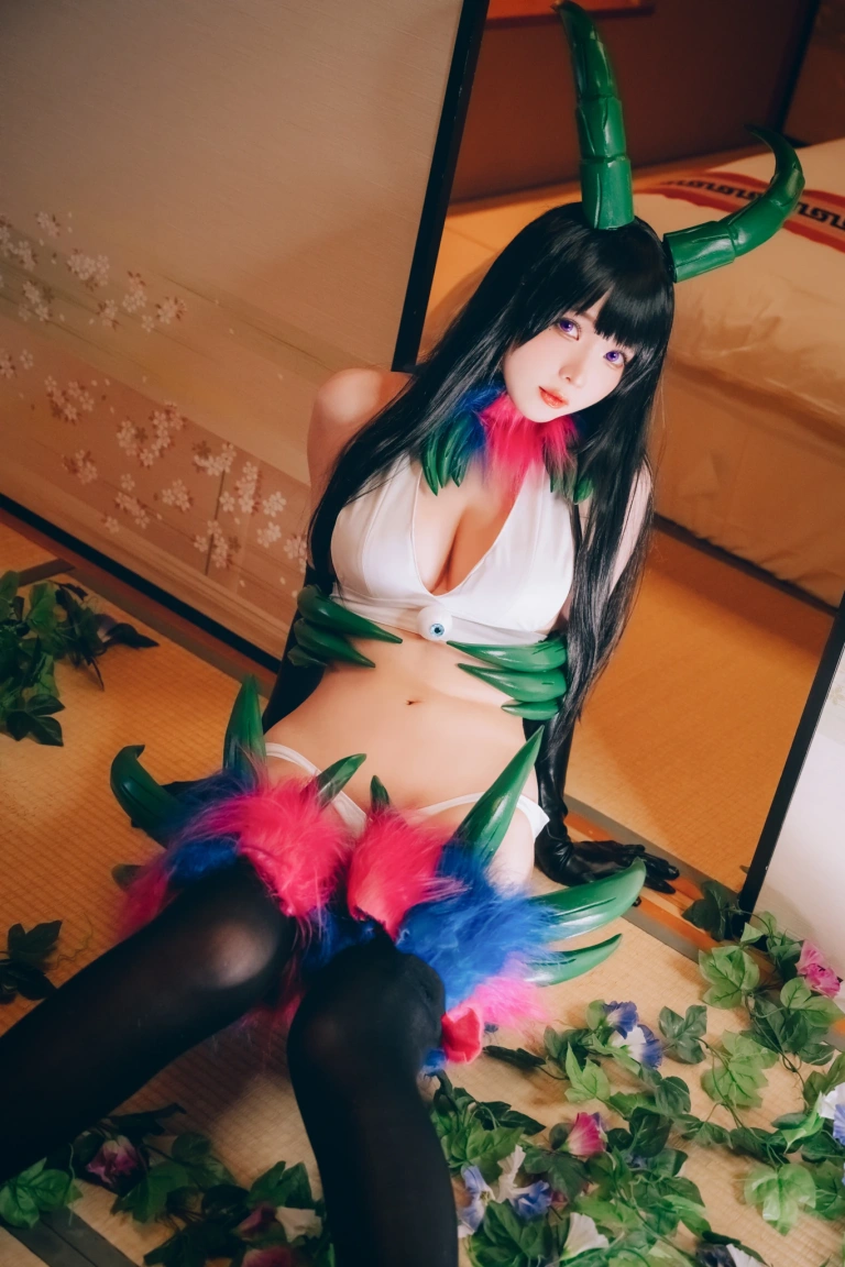 霜月shimo《惡魔姊姊千夜寫真本》主题写真：85张全套美图