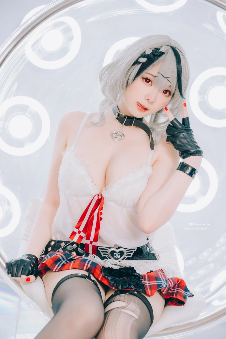 霜月shimo《Sakamata Chloe》主题写真：16张全套美图