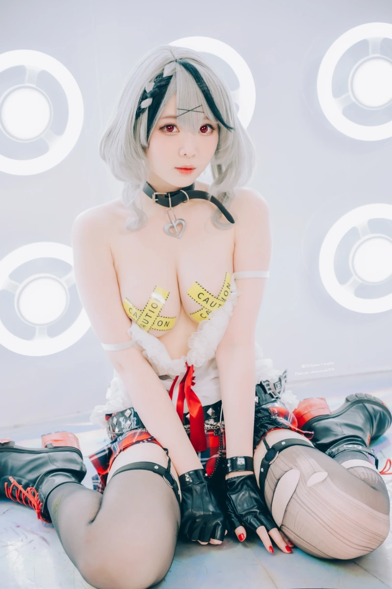 霜月shimo《Sakamata Chloe》主题写真：16张全套美图
