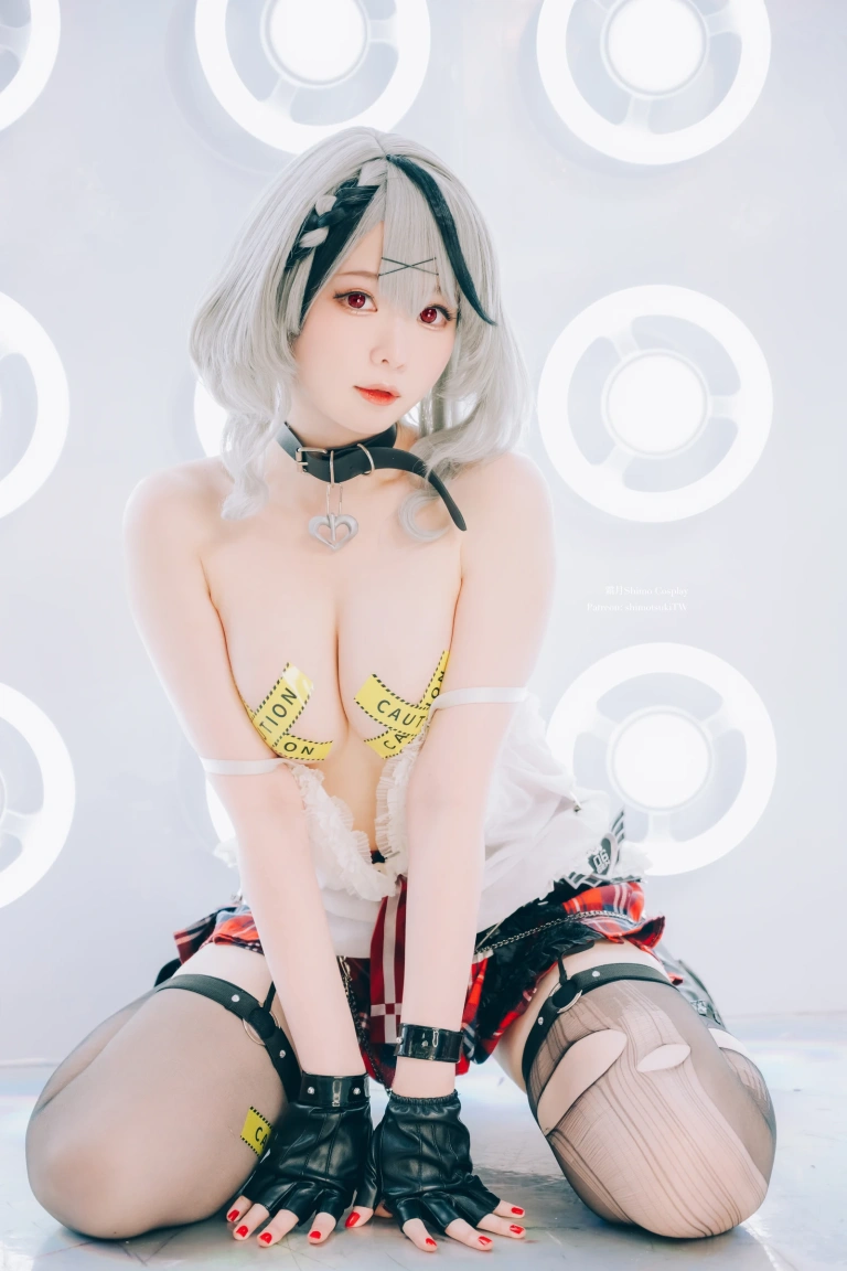 霜月shimo《Sakamata Chloe》主题写真：16张全套美图